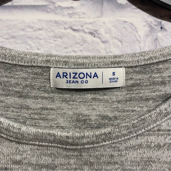NWT Arizona Cropped Long Sleeve Shirt Small - Picture 3 of 4